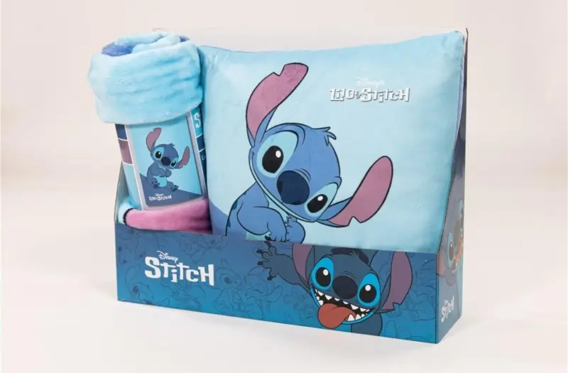 Stitch set strandlaken + kussen 100 x 140 cm + 35 x 35 cm - polyester
